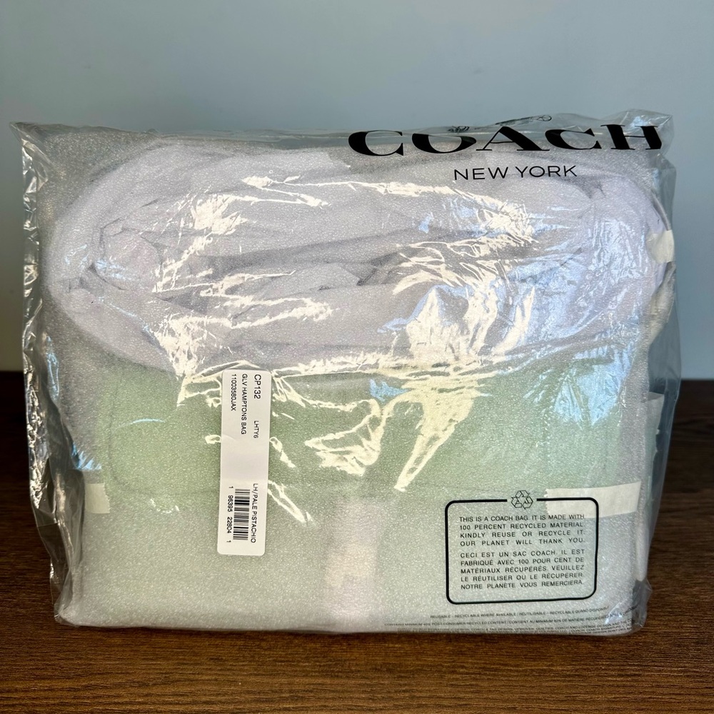 New Coach Hamptons Shoulder Bag in Pale Pistachio - Picture 12 of 12